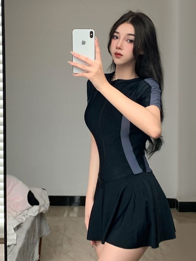 2026 New Women's Modest One Pi - Swimsuit One Piece recensione e prezzo